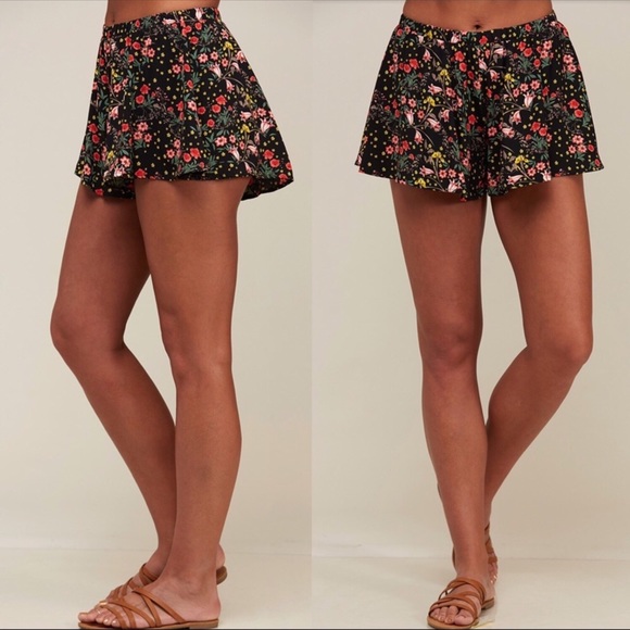 Black Floral Print Shorts - Picture 6 of 6